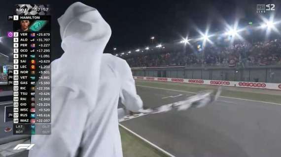 Formula 1 | Gp Qatar, Hamilton vince, Verstappen 2° con giro veloce. Alonso 3°! Ferrari 7° e 8°