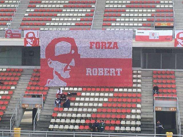 F1, Kubica e la Williams non ci sono...la gigantografia si! - FOTO