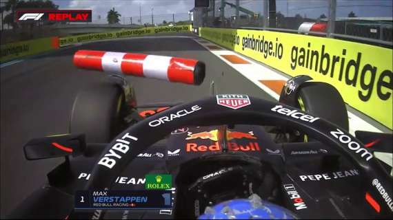 F1 | Verstappen, che fai? Abbatte il birillo e provoca la VSC