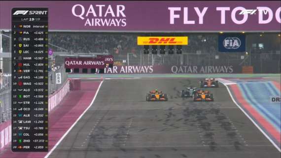 F1 Sprint Qatar | McLaren show: doppietta! Norris regala la vittoria a Piastri