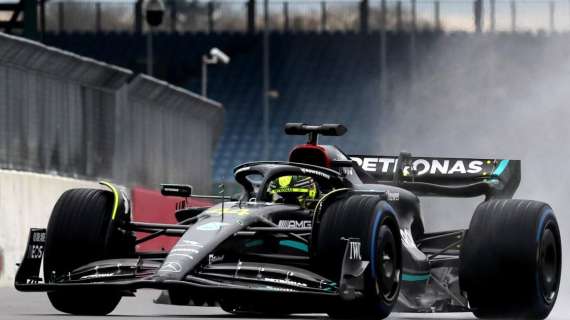 Formula Mercedes W In Pista L Entusiasmo Di Hamilton E Russell