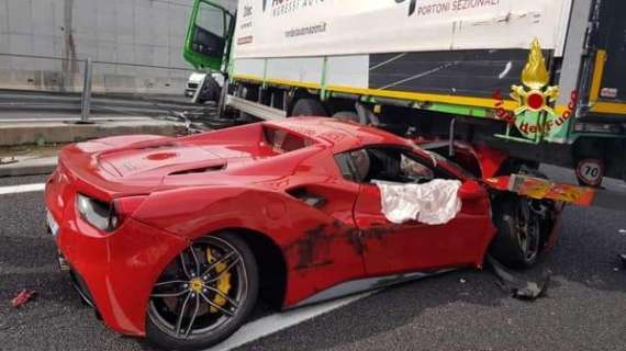 Italia / Incidente in autostrada A4: Ferrari finisce sotto un Tir