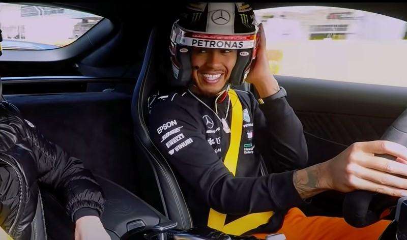 Formula 1 / Sky Sport F1: c'è l'accordo Hamilton-Mercedes, cifre mostruose