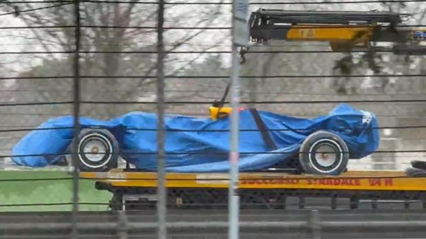 Incidente al debutto: Lindblad finisce nella ghiaia al primo shakedown in F1