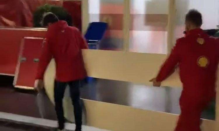 F1 / Ferrari, Leclerc: la calma dopo la furia. Charles aiuta a smontare il box a Istanbul