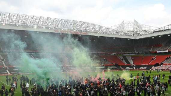 Premier League | Manchester United - Liverpool rinviata: l'invasione