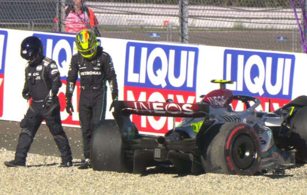 Formula 1 | Mercedes, notte di lavoro sulle vetture di Hamilton e Russell: le modifiche