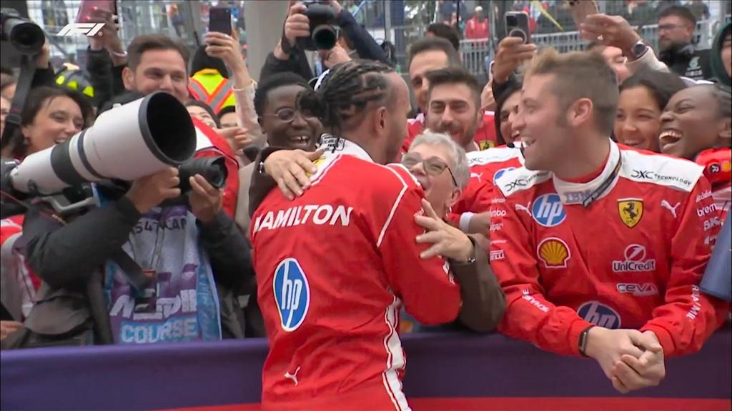 F1 | Ferrari, Hamilton trascina in radio: "Abbiamo meritato. Ora andiamo a prenderli!"