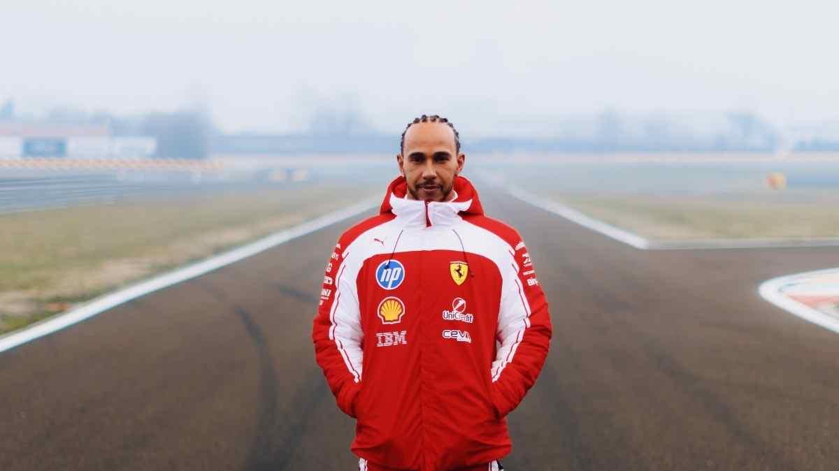 Ferrari, Hamilton commenta il debutto della SF-26 con un post sui social