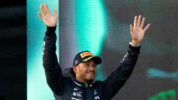 F1 | Hamilton promette ai Ferraristi: "Rimarrò per tanto tempo" e sfida Alonso