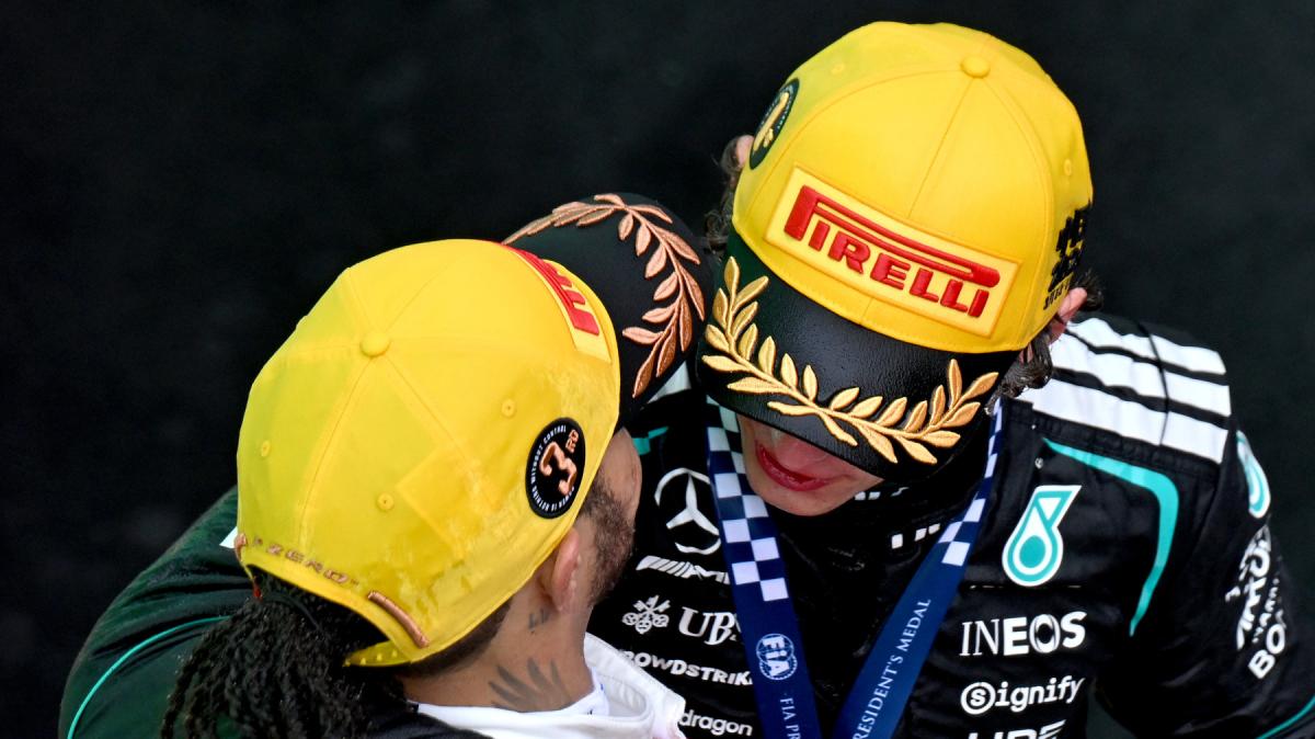 F1 | Hamilton e Antonelli, risate in Cina: "Avevo un anno alla tua prima vittoria"