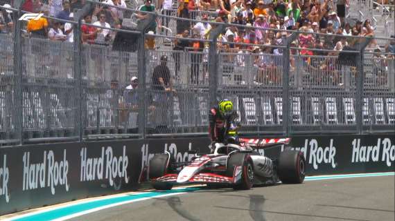 F1 | FP1 Miami, Bearman la fa grossa appena prima della fine: Haas a muro