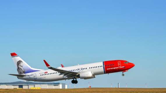 Roma, paura all'Aeroporto di Fiumicino: aereo Norwegian perde pezzi
