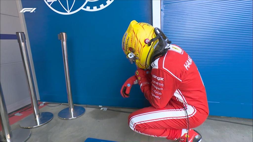 F1 | Ferrari, Hamilton vince a Barcellona: la commozione sotto al podio