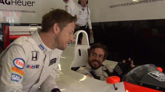 Formula 1 | Alonso contro Hamilton: Button si prende Fernando