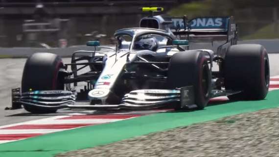 F1/ Clamoroso nella FP3! Lewis Hamilton sbatte sulle barriere