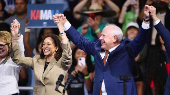 F1 | Presidenziali USA, Kamala Harris fan della F1 e futura tifosa Ferrari (per Hamilton)