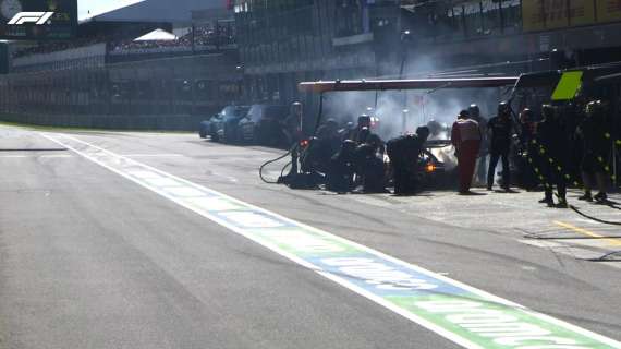 F1 | Gp Australia, Carlos Sainz in testa: Verstappen si ritira!