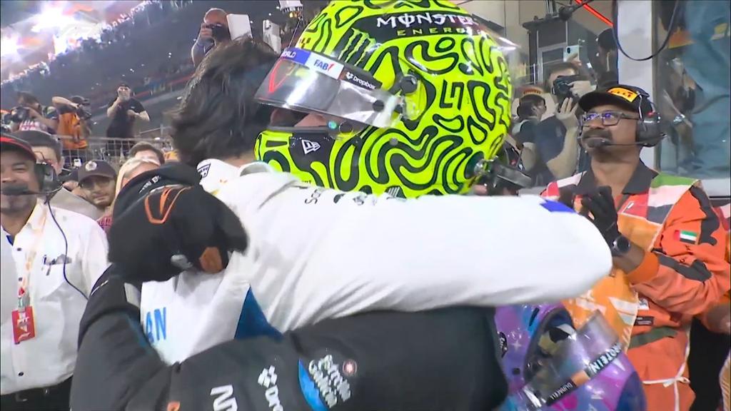 Alonso, Russell, Leclerc e Sainz: quattro firme per Lando campione