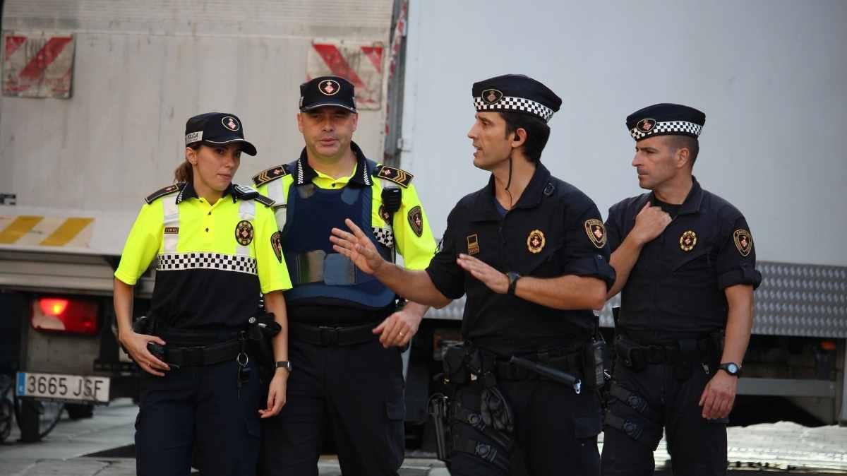 Barcellona blindata: la polizia caccia i tifosi e la F1 taglia i feed