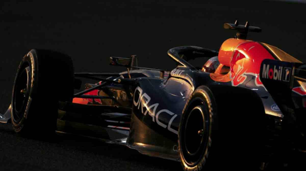 Mercedes vs Red Bull, è guerra sul caso motori: Chandhok fa il punto