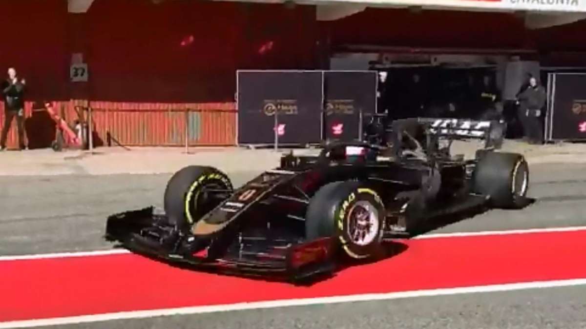 F1, a Barcellona scende in pista la Haas VF-19 di Grosjean - VIDEO