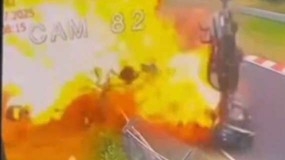 GT - BMW | Incidente pauroso al Nürburgring: Porsche e BMW in fiamme