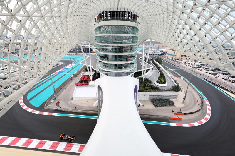 McLaren, Norris chiede regolazioni: Piastri naviga nel buio ad Abu Dhabi