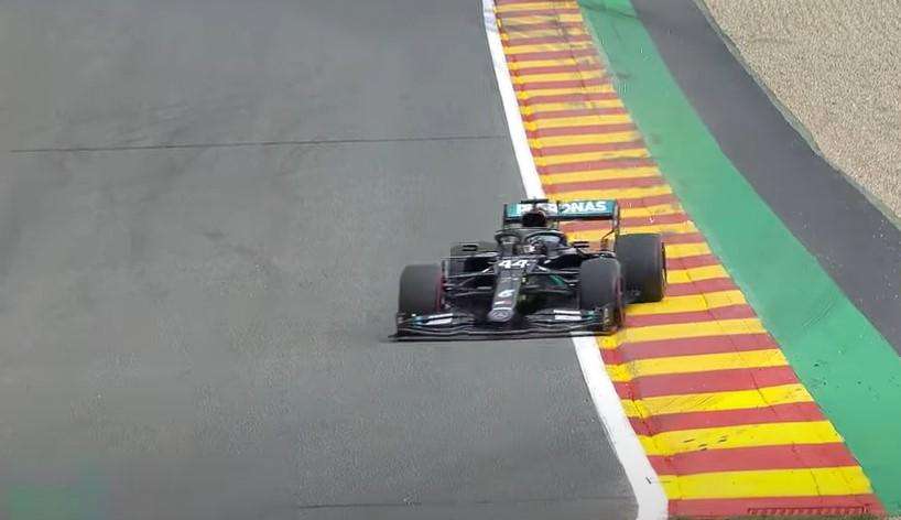 F1 / Gp Belgio, Hamilton domina - show Ricciardo. La Ferrari tocca il fondo...