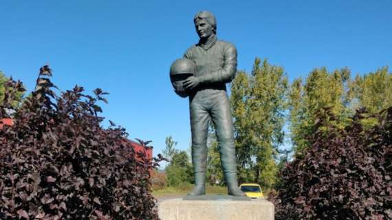 F1 | Rubata la statua di Gilles Villeneuve, Jacques: "Non sono esseri umani e..."