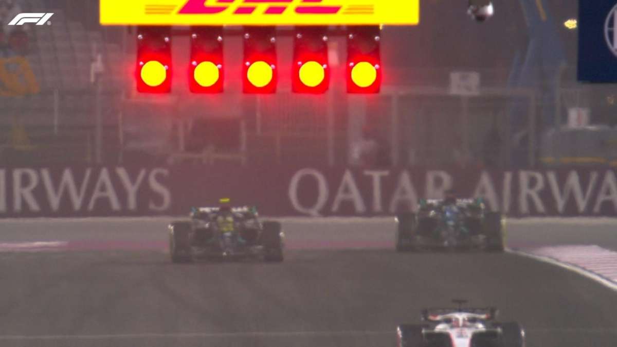 F1 | FP1 Qatar, Verstappen 1° davanti alle due Ferrari. Mercedes-McLaren in agguato