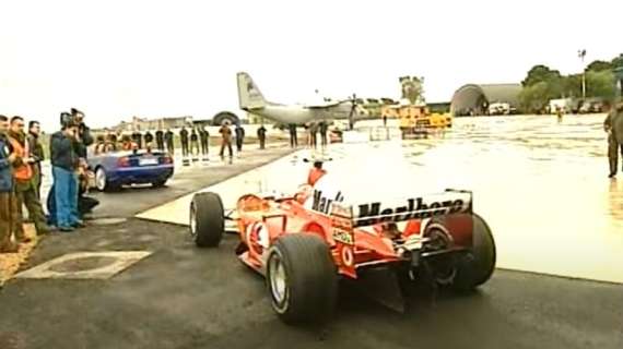 F1 | Ferrari, 20 anni fa Schumacher sfidava un Eurofighter Typhoon - VIDEO