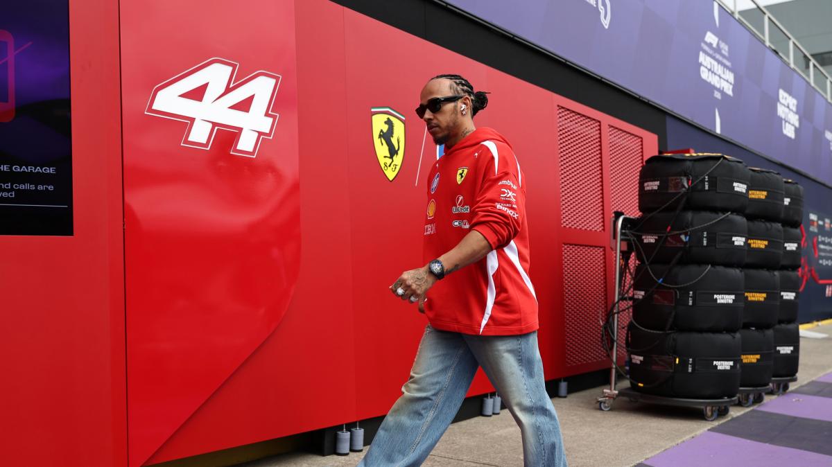 F1 | Ferrari, Hamilton e l'estati del retro-podio: siparietto con Antonelli e Russell