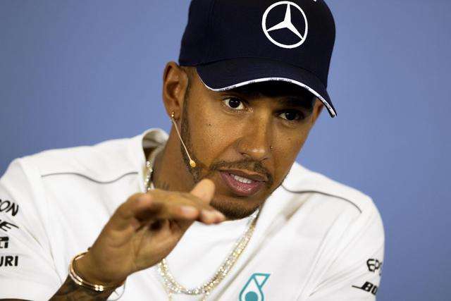 F1/ Ferrari, l'analisi di Hamilton: "In Bahrain sfortunata, ma perde decimi nelle curve"