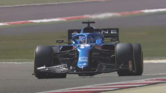 Formula 1 | Qatar, Alonso accolto al box Alpine come un eroe