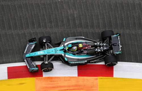 F1 | Mercedes, Hamilton sarcastico via radio: la vettura non va