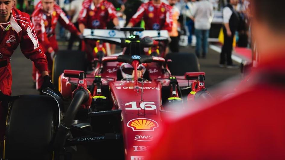 Ferrari, il futuro fa paura: Vasseur e il 2026, un all-in pericoloso