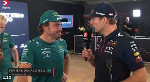 F1 | Verstappen-Alonso, che siparietto: Max intervista Fernando