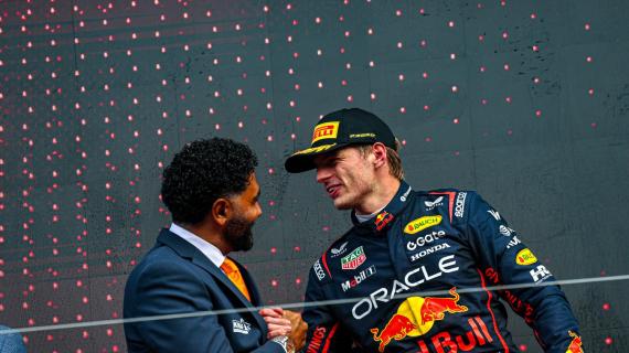 F1 | NLS, Verstappen domina e riceve un premio speciale 