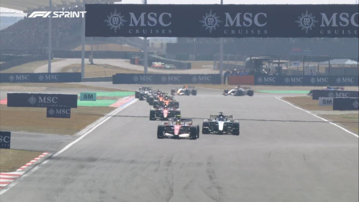 F1 | Sprint Race Cina, Ferrari esplosiva: Hamilton 1°, Leclerc 3°. Crolla Antonelli, danni per lui