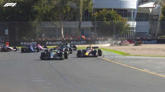 Diretta F1 Australia | Le Mercedes infilano Verstappen, Leclerc out colpito da Stroll