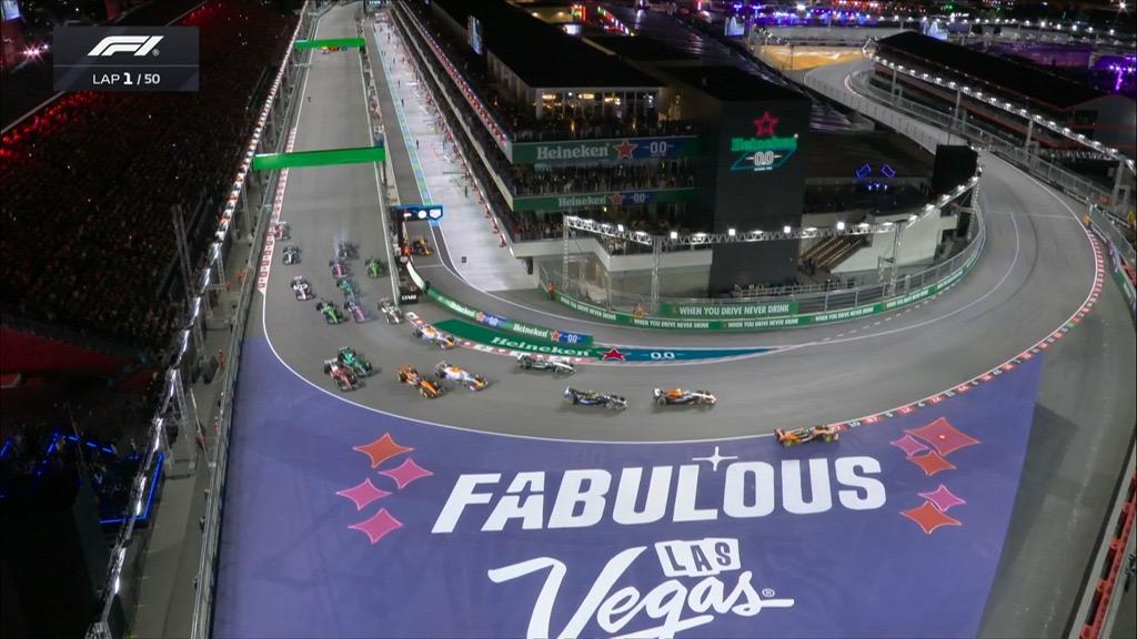 F1 Formula 1 | Las Vegas, Verstappen prende il comando, Norris scivola in terza posizione