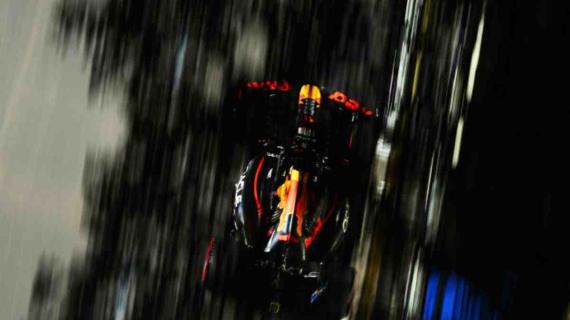 F1, Red Bull trova il grip a Singapore, il notturno Verstappen sfida McLaren
