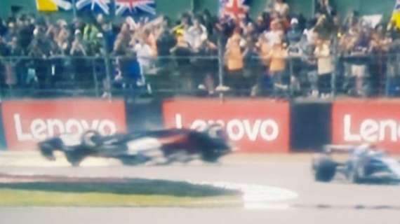 Formula 1 | Silverstone, incidente pauroso per Zhou: l'Alfa Romeo decolla e si cappotta