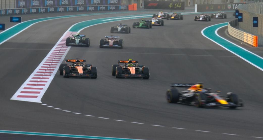 Abu Dhabi F1, partenza! Piastri passa Norris! Max chiude, Leclerc 4°!