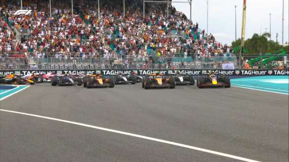 F1 | Gp Miami, nuovo giallo in partenza: Max spinge fuori Norris