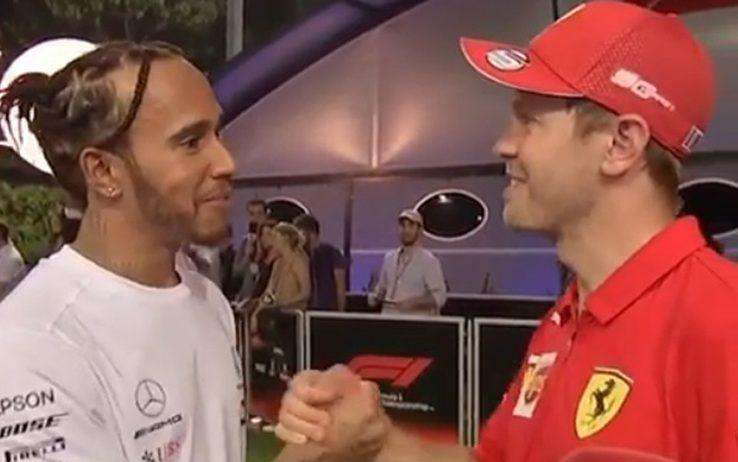 F1 / Ferrari, Hamilton: "Felice per Vettel a Singapore. Filosofia del passato non bella"