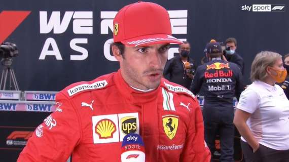 Formula 1 | Ferrari, Sainz analizza lo scontro Hamilton - Verstappen: una cosa naturale
