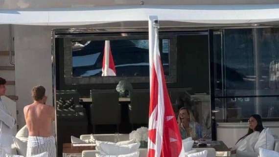 F1 | Sardegna al centro del mercato F1: spunta la foto di Wolff, Verstappen e signore