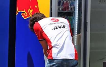 F1 | FP Austria, Bearman beccato a rubare una Red Bull dal frigo di Max